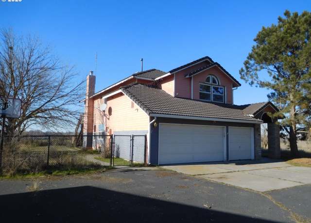 Property at 1385 NW Sjoren Ln, Hermiston, OR 97838, 5 beds, 4 baths