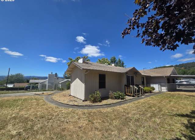 Property at 1628 NE Taylor St, Roseburg, OR 97470, 2 beds, 1 bath