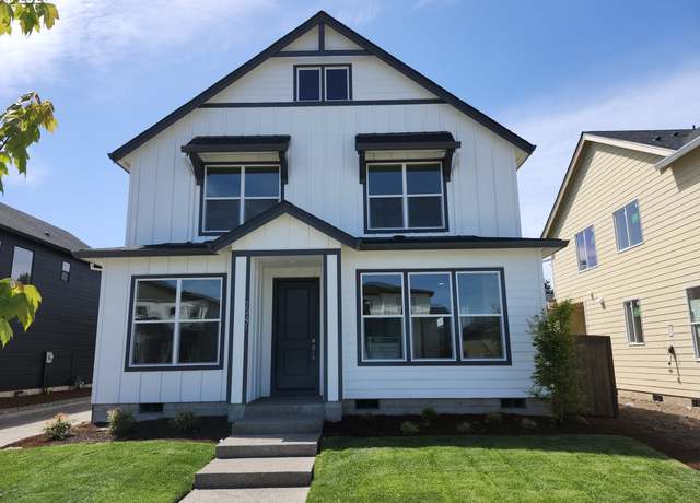 Property at 2941 Olympic St #28, Woodburn, OR 97071, 4 beds, 3 baths