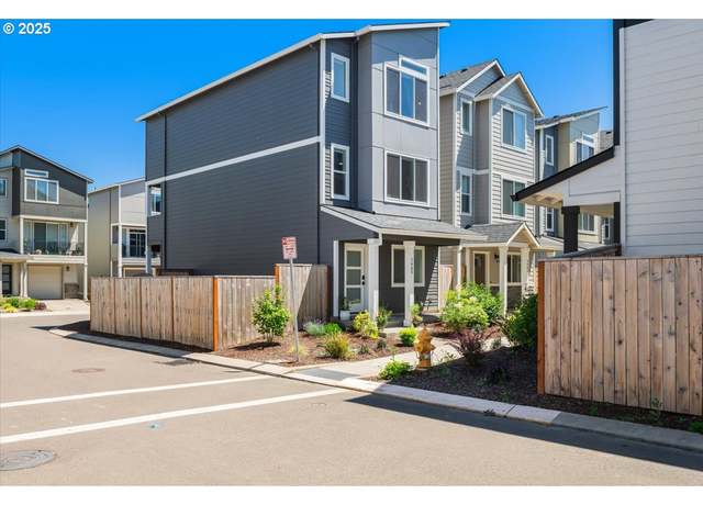 Property at 1445 N Steiwer Ln, Newberg, OR 97132, 2 beds, 2.5 baths