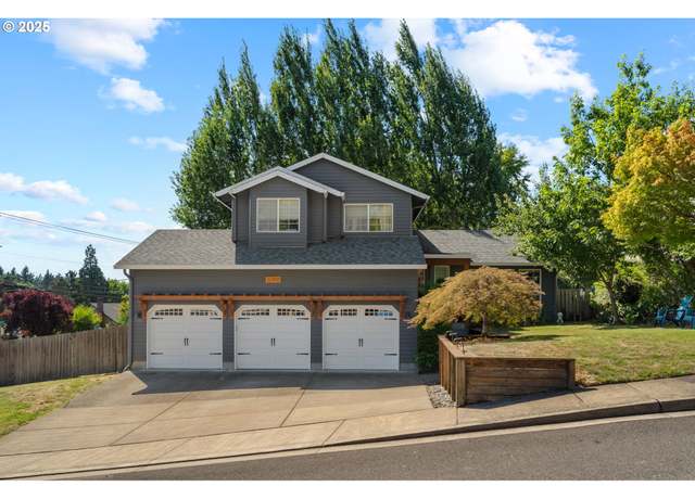 Property at 12491 SE 41st Ct, Milwaukie, OR 97222, 3 beds, 2.5 baths