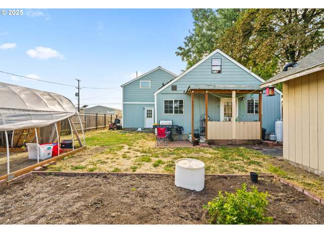Property at 185 N Seneca Rd, Eugene, OR 97402, 2 beds, 2 baths