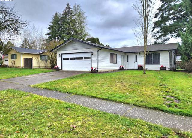 Property at 900 N Hulet Ave, Newberg, OR 97132, 4 beds, 1.5 baths