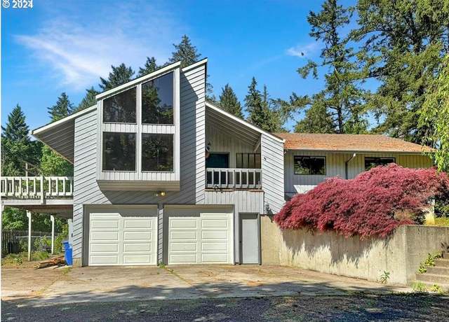 Property at 7510 SE Barbara Welch Rd, Portland, OR 97236, 7 beds, 3 baths