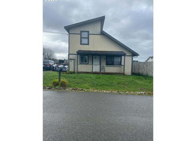 Property at 195 17th St, Bandon, OR 97411, 3 beds, 3 baths