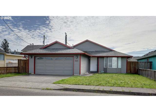 Property at 823 4th Ave, Seaside, OR 97138, 3 beds, 2 baths