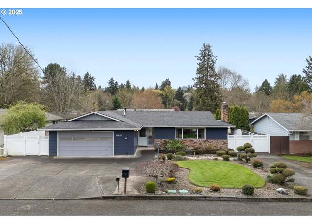 Property at 15657 SE Creswain Ave, Milwaukie, OR 97267, 3 beds, 2 baths