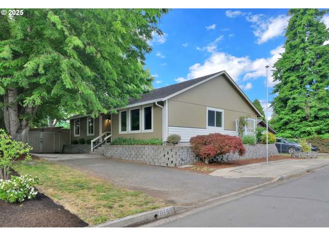 Property at 815 Bobolink Ave, Eugene, OR 97404, 3 beds, 2 baths