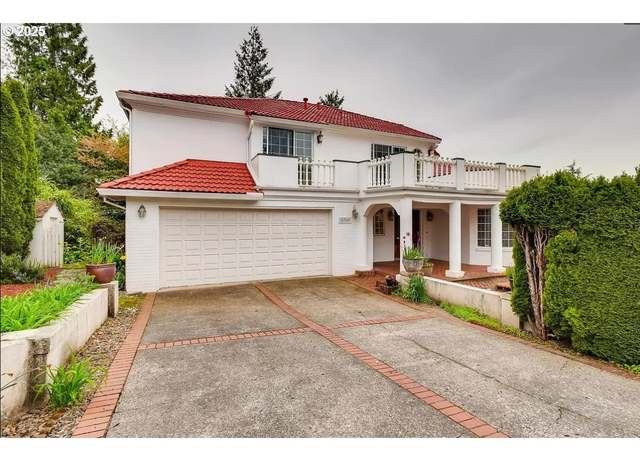 Property at 5706 SW Hamilton St, Portland, OR 97221, 3 beds, 2.5 baths