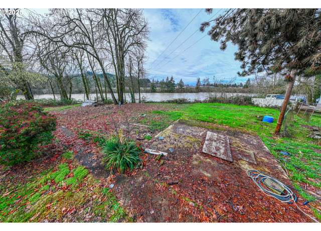 Property at 1468 Harbor Dr, Springfield, OR 97477