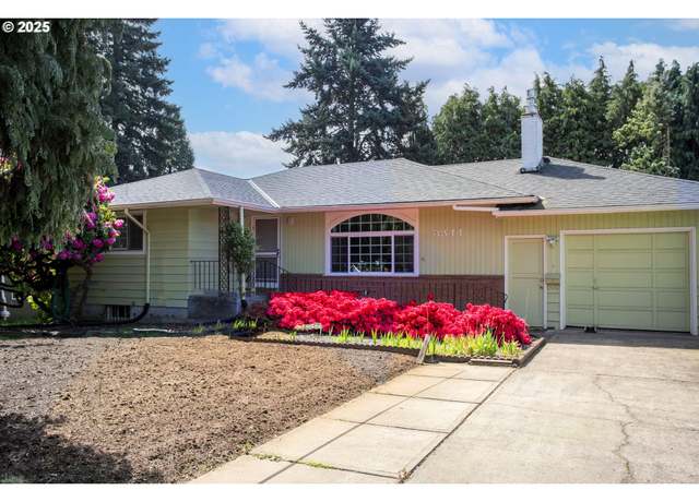 Property at 3344 SE Harvey St, Milwaukie, OR 97222, 5 beds, 3 baths