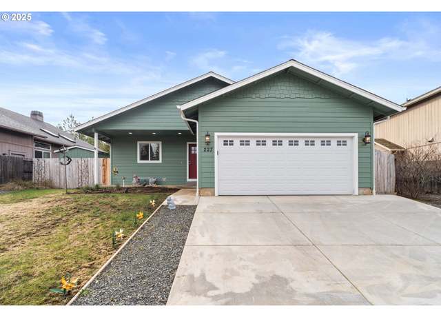 Property at 223 Cedar Brook Ln, Cave Junction, OR 97523, 3 beds, 2 baths