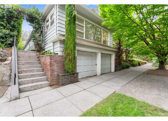 Property at 2744 SE 35th Pl, Portland, OR 97202, 5 beds, 4 baths
