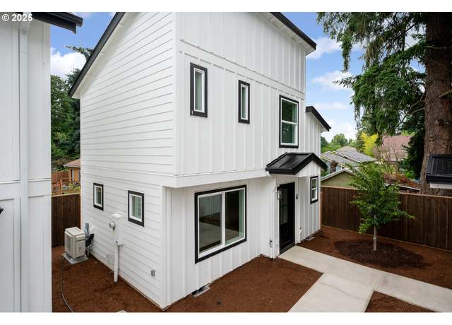 Property at 4103 SE Olsen St #4, Milwaukie, OR 97222, 2 beds, 1.5 baths