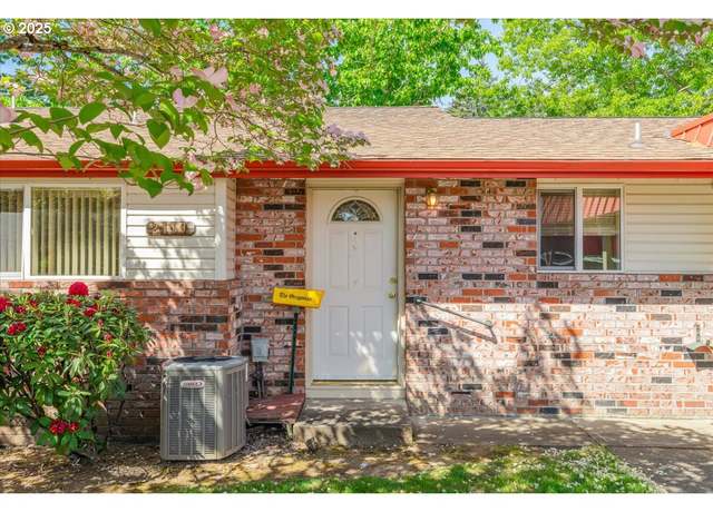 Property at 2119 SE 148th Pl, Portland, OR 97233, 3 beds, 2 baths