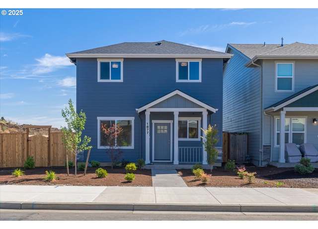 Property at 1677 SE Barberry Ave, Dallas, OR 97338, 3 beds, 2.5 baths