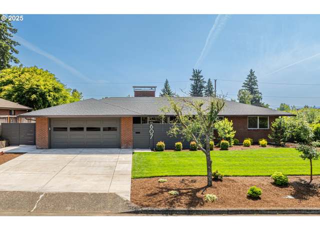 Property at 607 W 35th St, Vancouver, WA 98660, 4 beds, 3 baths
