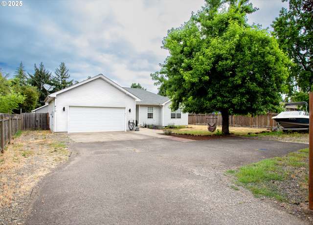 Property at 415 Bushnell Ln, Eugene, OR 97404, 3 beds, 2 baths