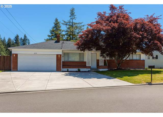 Property at 8715 NE 27th Ave, Vancouver, WA 98665, 3 beds, 1.5 baths