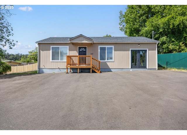 Property at 512 NW Cecil Ave, Roseburg, OR 97470, 2 beds, 1 bath