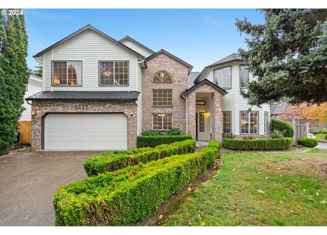 Property at 5904 Bay Point Dr, Lake Oswego, OR 97035, 5 beds, 2.5 baths