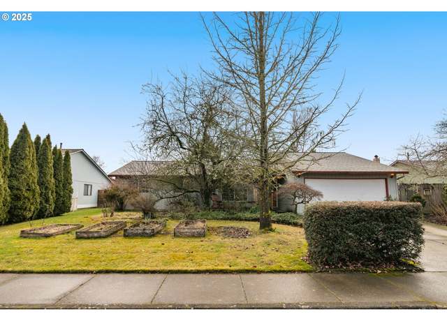 Property at 968 NE Lovell St, Hillsboro, OR 97124, 3 beds, 2 baths