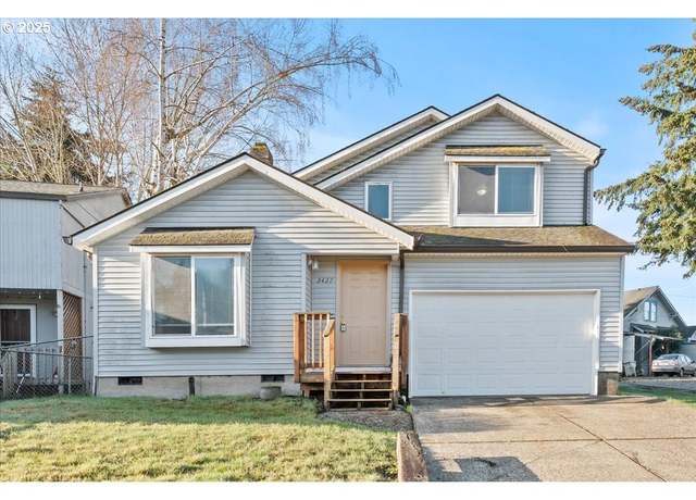 Property at 2427 SW 218th Dr, Beaverton, OR 97003, 3 beds, 2 baths