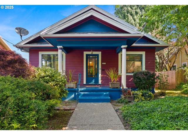 Property at 3839 SE Taggart St, Portland, OR 97202, 2 beds, 1 bath