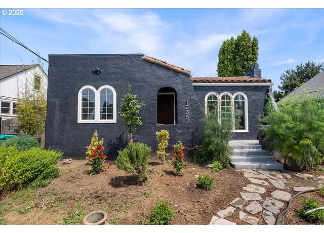 Property at 1235 N Farragut St, Portland, OR 97217, 2 beds, 1 bath