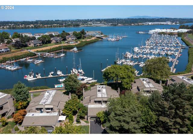 Property at 513 N Tomahawk Island Dr, Portland, OR 97217, 2 beds, 2.5 baths