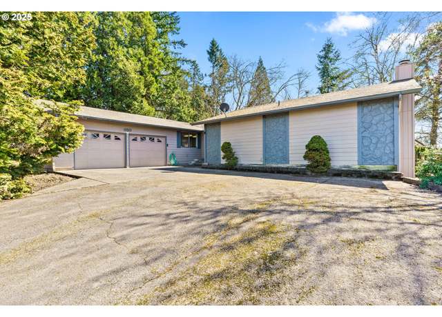 Property at 380 E Regis St, Stayton, OR 97383, 4 beds, 3.5 baths