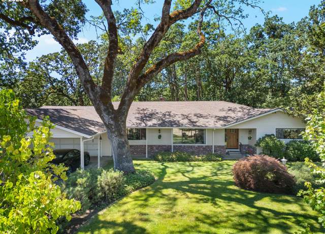 Property at 610 Clearview Dr, Roseburg, OR 97471, 3 beds, 2 baths