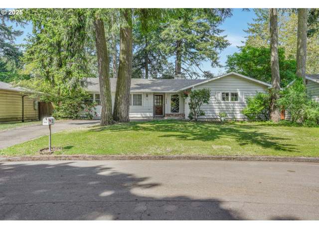 Property at 1905 SE 114th Pl, Portland, OR 97216, 3 beds, 1.5 baths
