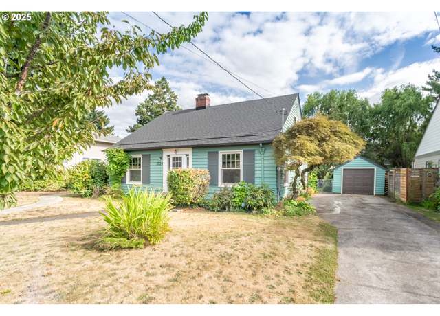 Property at 3724 SE Franklin St, Portland, OR 97202, 3 beds, 2 baths