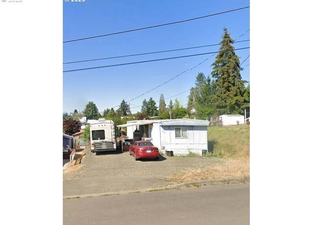 Property at 403 NE 6th St, Oakland, OR 97462, 2 beds, 1 bath