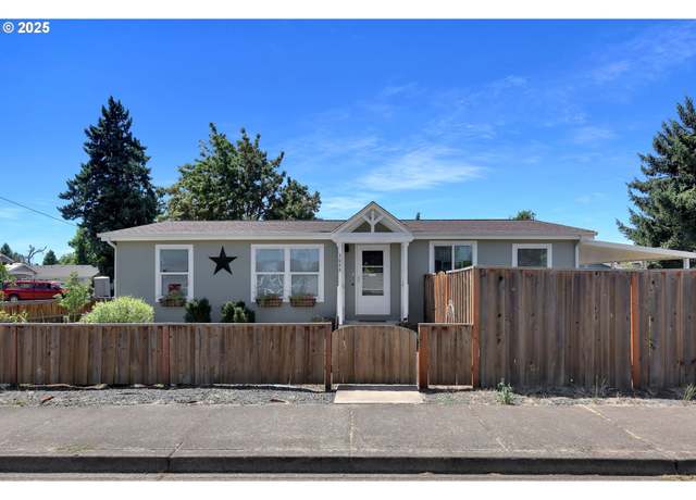 Property at 3688 S E St, Springfield, OR 97478, 3 beds, 2 baths