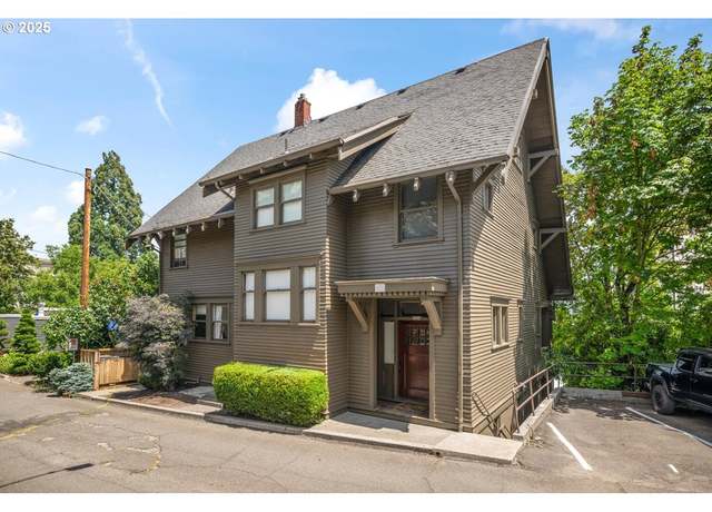 Property at 2324 SW Cactus Dr, Portland, OR 97205, 4 beds, 3 baths