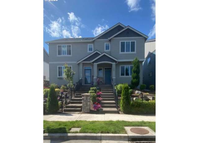 Property at 17068 SE Crossroads Ave, Happy Valley, OR 97086, 3 beds, 2.5 baths