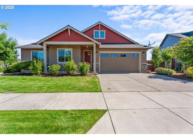 Property at 1324 Sunflower St, Woodburn, OR 97071, 3 beds, 2 baths