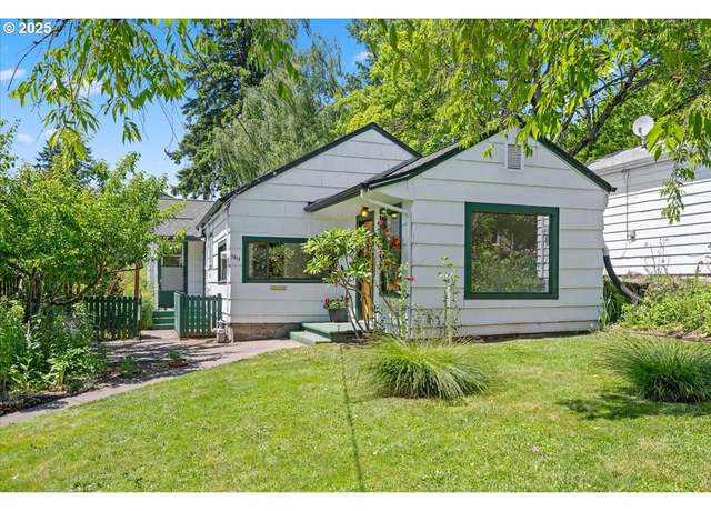 Property at 7313 SW 29th Ave, Portland, OR 97219, 3 beds, 1 bath