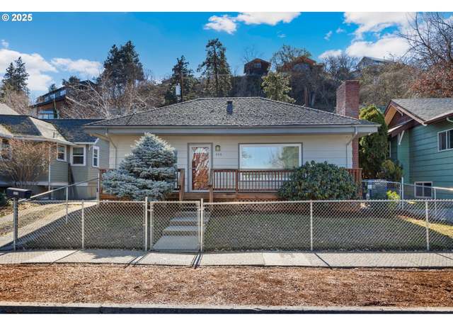 Property at 408 E 13th St, The Dalles, OR 97058, 2 beds, 1 bath