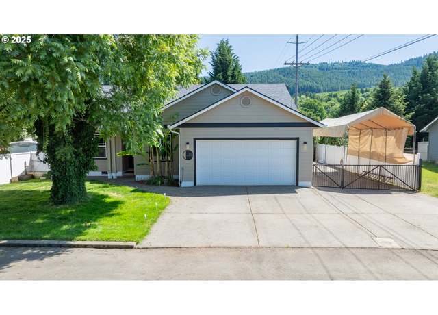Property at 304 Harris Ave, Drain, OR 97435, 3 beds, 2 baths