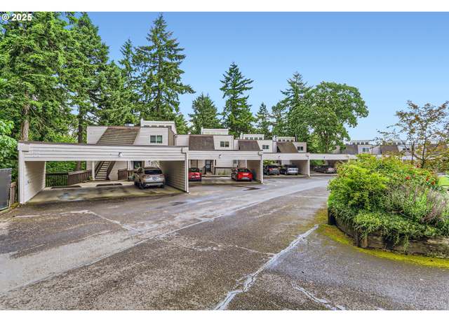 Property at 7573 N Edgewater Ave, Portland, OR 97203, 2 beds, 2 baths