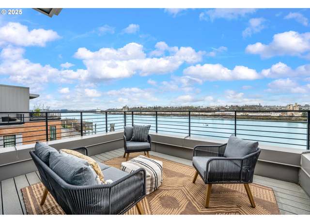Property at 1660 NW Riverscape Dr, Portland, OR 97209, 3 beds, 3.5 baths