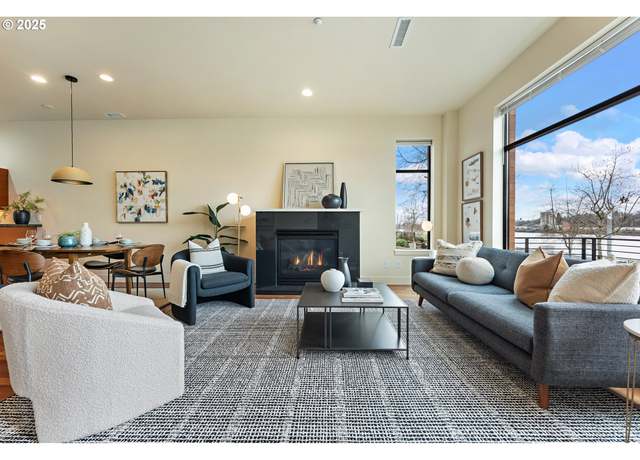 Property at 1660 NW Riverscape Dr, Portland, OR 97209, 3 beds, 3.5 baths