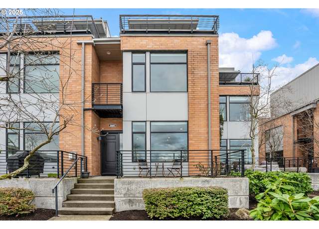 Property at 1660 NW Riverscape Dr, Portland, OR 97209, 3 beds, 3.5 baths