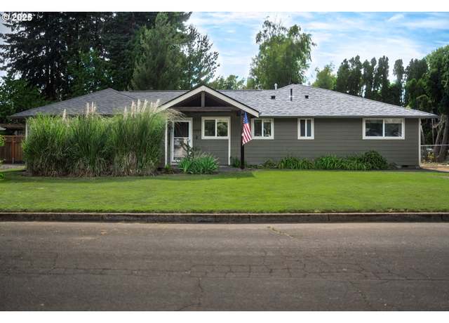 Property at 14424 SE Bevington Ct, Milwaukie, OR 97267, 4 beds, 2.5 baths