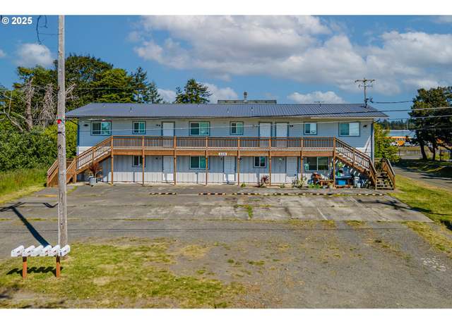 Property at 205 N Empire Blvd, Coos Bay, OR 97420, 11 beds, 6 baths