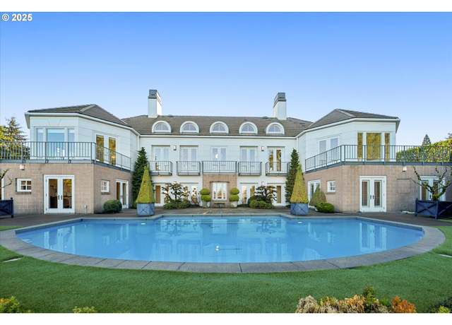Property at 1131 Skyland Dr, Lake Oswego, OR 97034, 4 beds, 5.5 baths