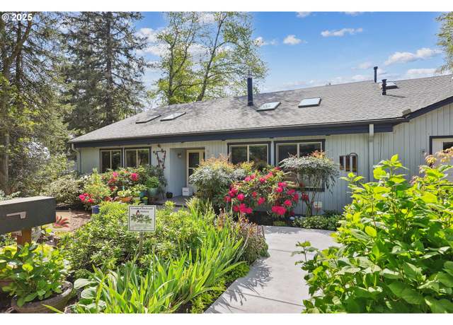 Property at 4401 SW 40th Ave, Portland, OR 97221, 4 beds, 3.5 baths